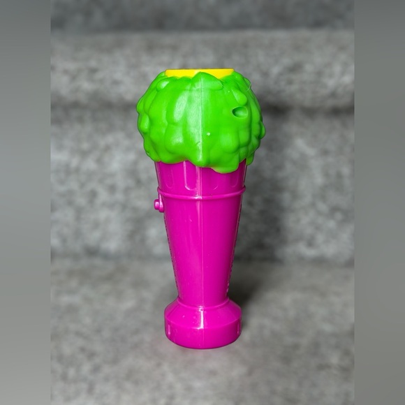Vintage 1992 McDonald’s Nickelodeon Slime Ice Cream Microphone Happy Meal Toy - Picture 2 of 6